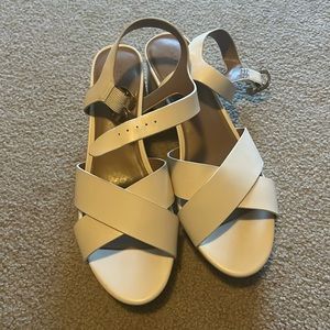 Cosmos heels nude color